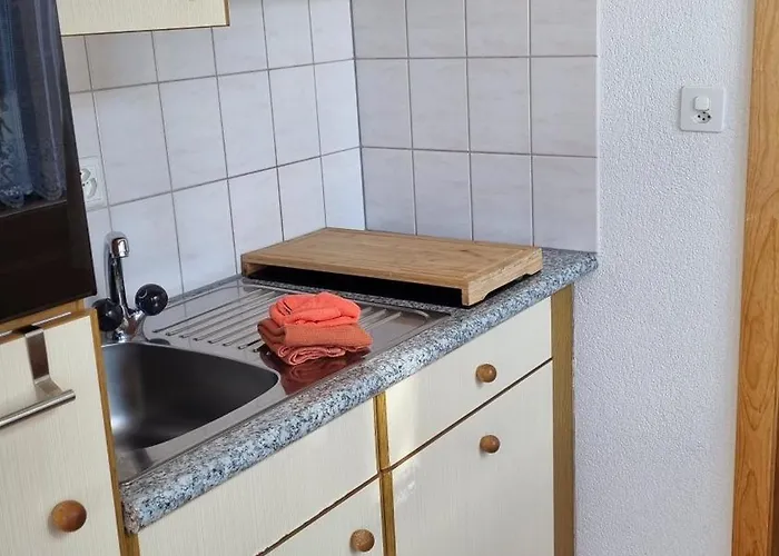 Zur Stilli Dorf Мини-отель Давос